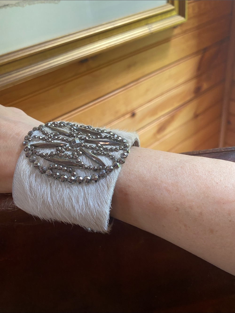 French Hardware | Artisan Cowhide Statement Cuff | Rococo-Inspired Elegance - Picture 4 of 8